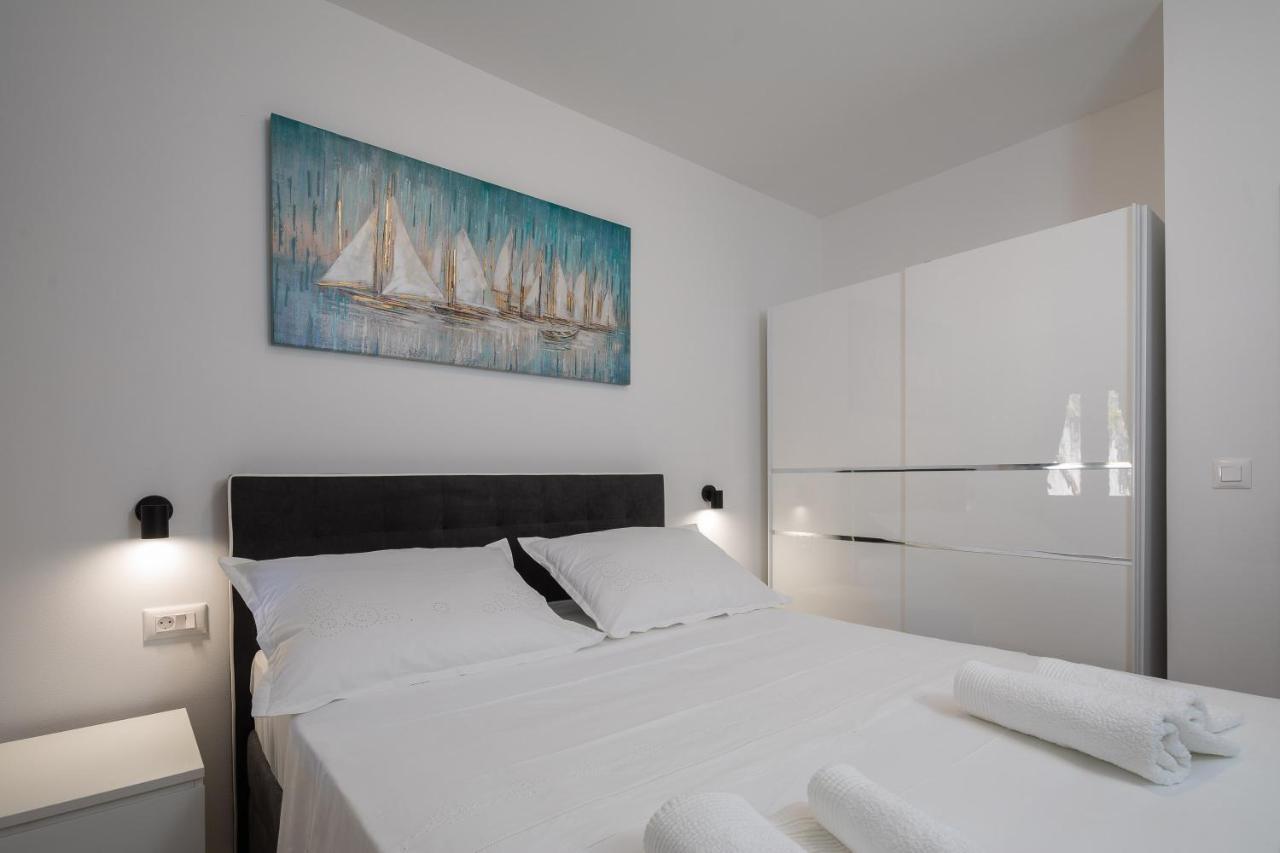 Apartments 20 Meters From The Beach Jesenice (Split-Dalmatia) Quarto foto